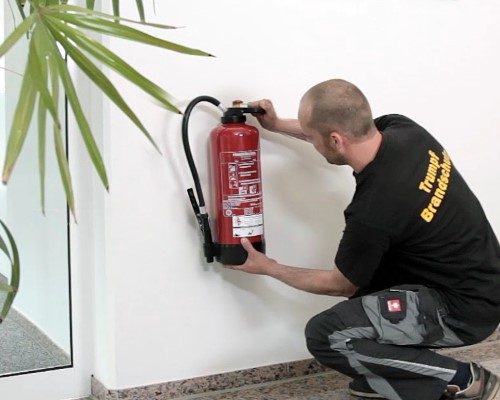 Feuerlöscher.png Feuerlöscher.png